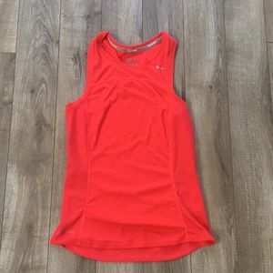 Nike women’s athletic running tank top